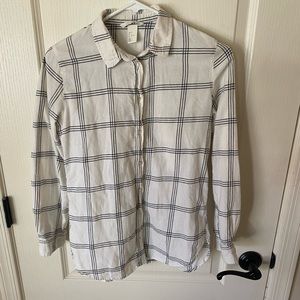 Plaid women’s button up